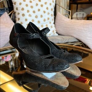 Black Mary Jane Heels with Textured Fabric